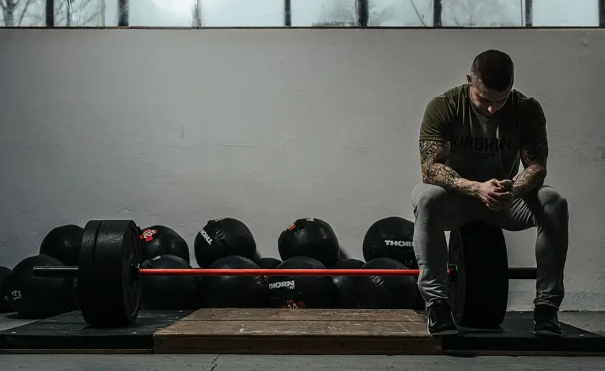 Crossfit w domu - Plan, sprzęt i ćwiczenia bez siłowni