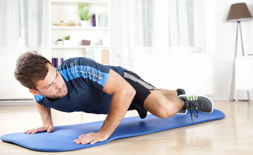 Trening siłowy w domu - Zbuduj masę mięśniową bez siłowni!