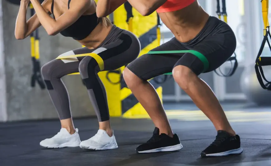 Hack Squat - Jak zbudować uda bez walki o równowagę?