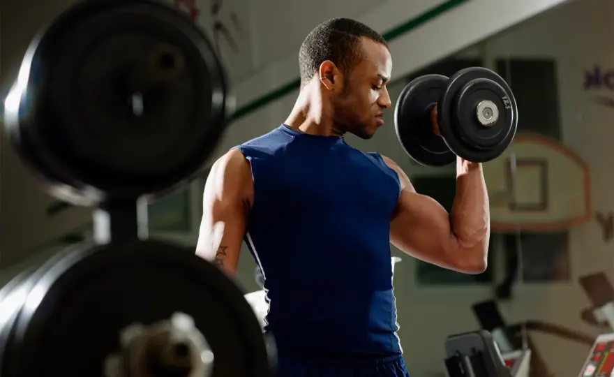 Z czym łączyć biceps? Najlepsze połączenia dla wzrostu!