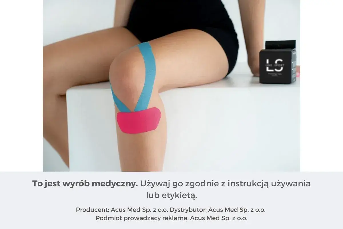 Kinesiotaping: niebieskie i różowe plastry na kolanie. Co oznaczają kolory? Dowiedz się więcej o tej metodzie.
