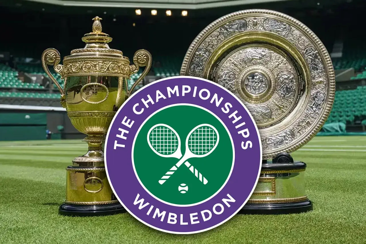 Złote puchary i logo Wimbledonu na tle kortu. Symbol marzeń wszystkich zwycięzców turniejów wielkoszlemowych.